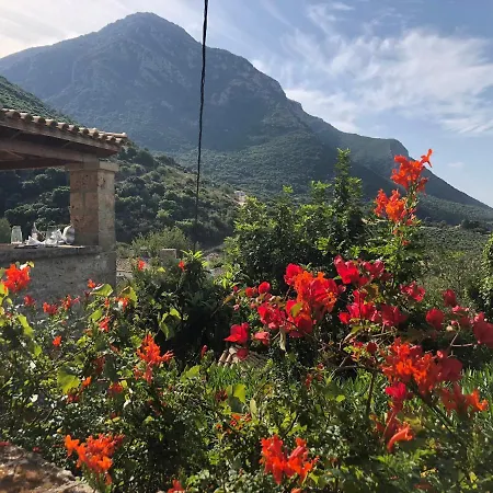 Petromanos, A Unique Place With Dreamy Sunsets! Holiday home *