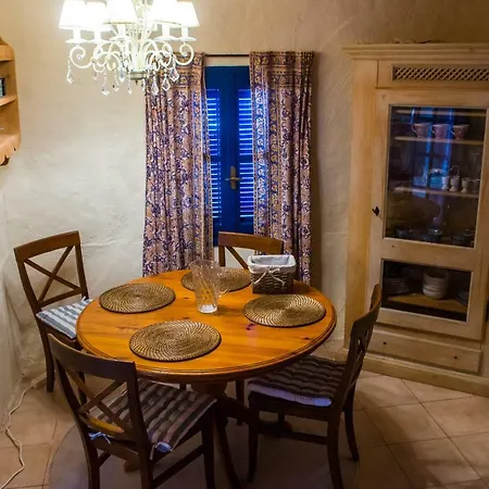 Petromanos, A Unique Place With Dreamy Sunsets! Holiday home *