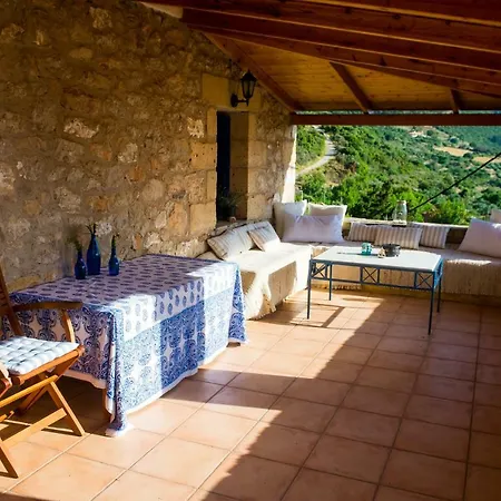 Holiday home Petromanos, A Unique Place With Dreamy Sunsets! *